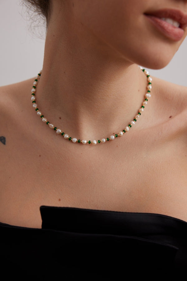 Emerald Dewdrop Pearl Necklace